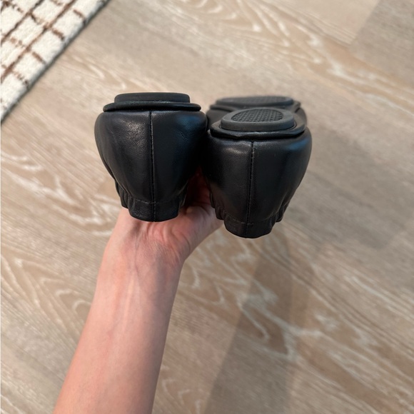 Tory Burch Black Leather Ballet Flats with Gold Logo – Size 7 - Picture 4 of 5